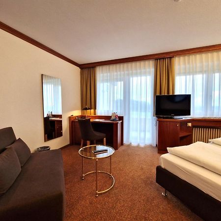 Badhotel Restaurant Stauferland Бад-Болль Екстер'єр фото
